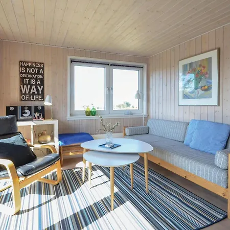 Сasa de vacaciones 2 Bedroom Pet Friendly In *