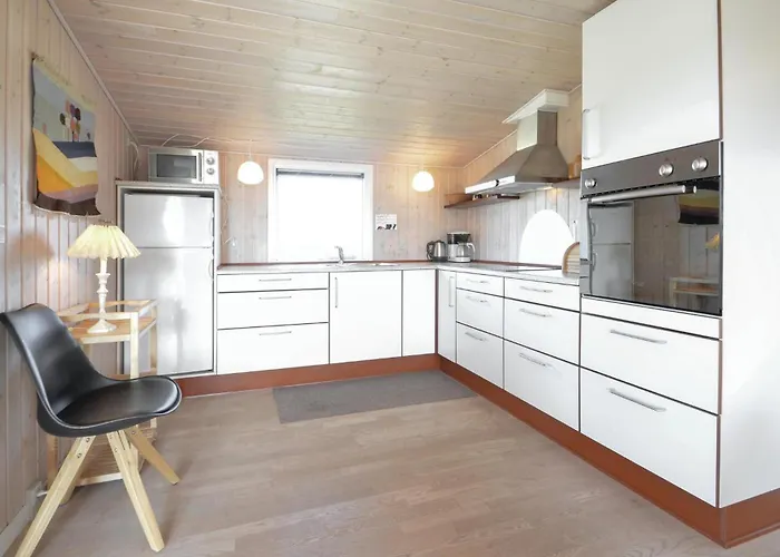 2 Bedroom Pet Friendly In *
